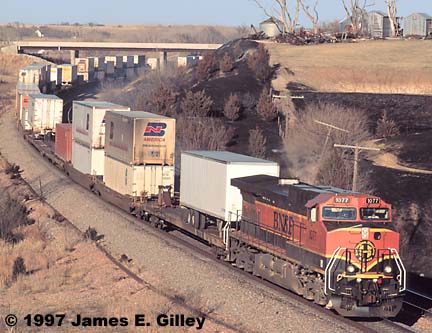 BNSF 1077